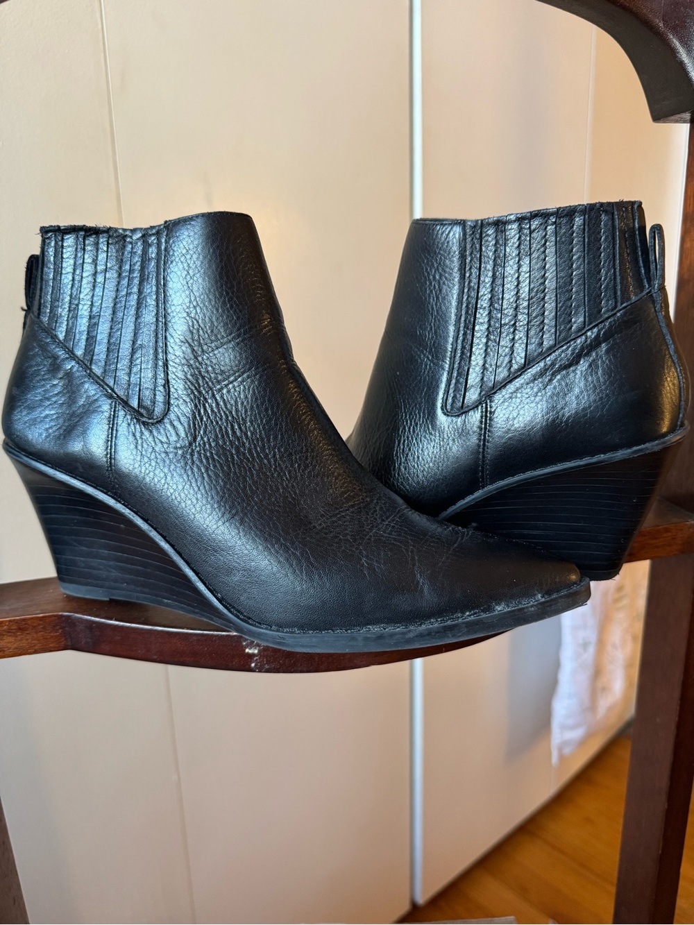 Calvin Klein Tabby Black Leather Pointed Toe Wedge Ankle Boots Size 8